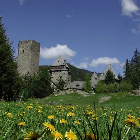 Burg Finstergrun * Ramingstein