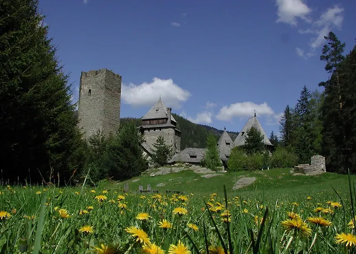 Burg Finstergrun * Ramingstein