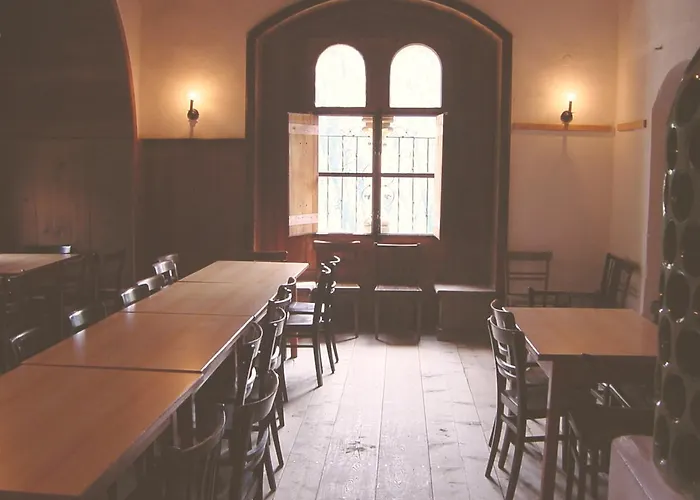 Hostel Burg Finstergrun *