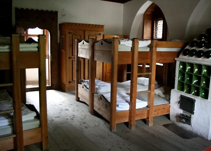 Hostel Burg Finstergrun *