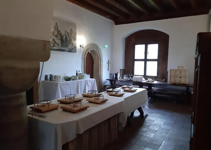 Hostel Burg Finstergrun *